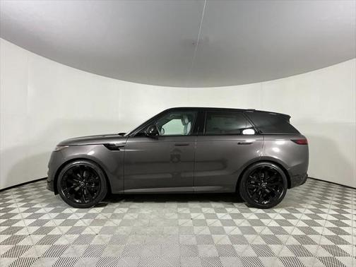 2025 Land Rover Range Rover Sport SE
