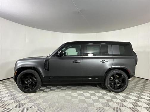 2025 Land Rover Defender 110 V8