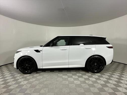 2025 Land Rover Range Rover Sport SE