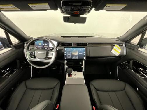 2025 Land Rover Range Rover P530 SE 7 Seat