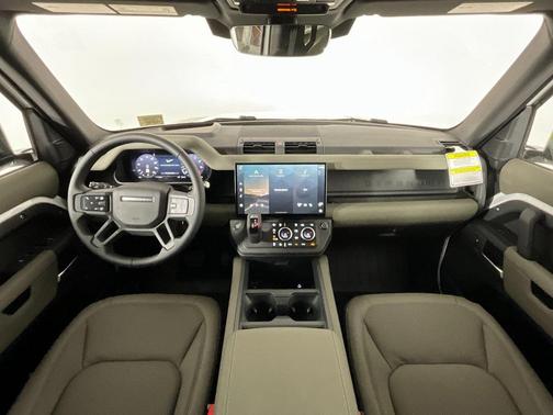 2026 Land Rover Defender P400 X-Dynamic SE