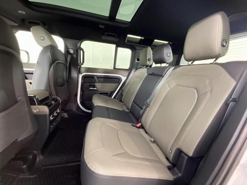 2026 Land Rover Defender P400 X-Dynamic SE