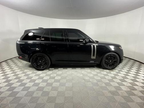 2023 Land Rover Range Rover P530 SE