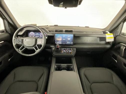 2025 Land Rover Defender 110 P500 X-Dynamic SE