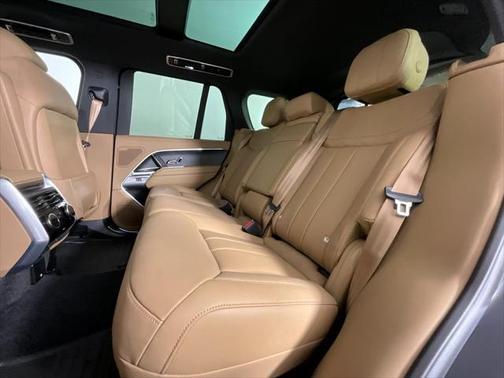 2025 Land Rover Range Rover P530 SE