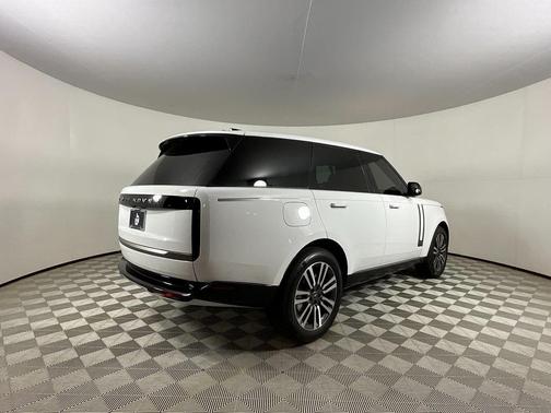 2025 Land Rover Range Rover P530 SE