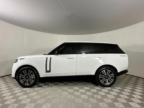 2025 Land Rover Range Rover P530 SE