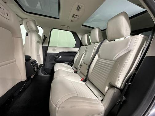 2025 Land Rover Discovery P300 S