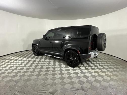 2024 Land Rover Defender 110 P400 S