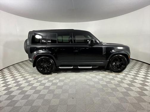 2024 Land Rover Defender 110 P400 S