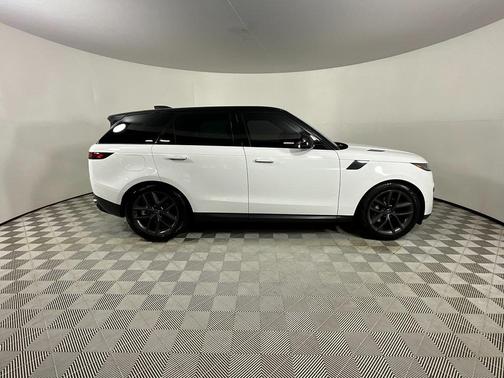 2024 Land Rover Range Rover Sport SE