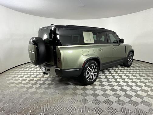 2023 Land Rover Defender 130 SE