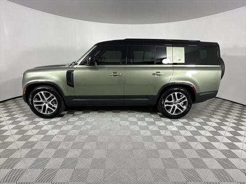 2023 Land Rover Defender 130 SE