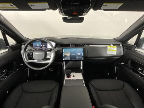 2025 Land Rover Range Rover P530 SE