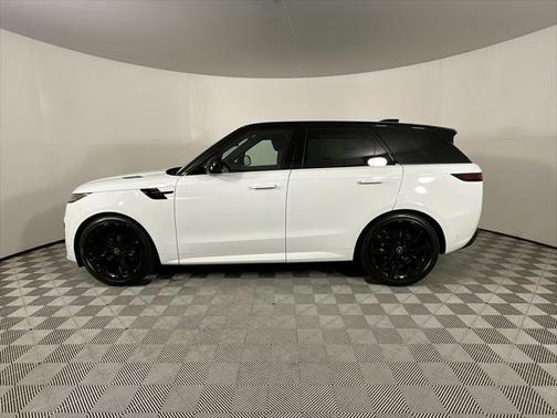 2025 Land Rover Range Rover Sport SE