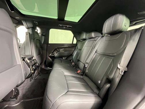 2025 Land Rover Range Rover Sport SE
