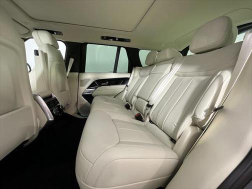 2025 Land Rover Range Rover P530 SE