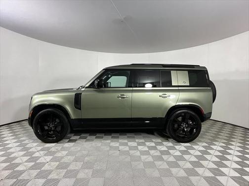 2022 Land Rover Defender 110 X-Dynamic SE