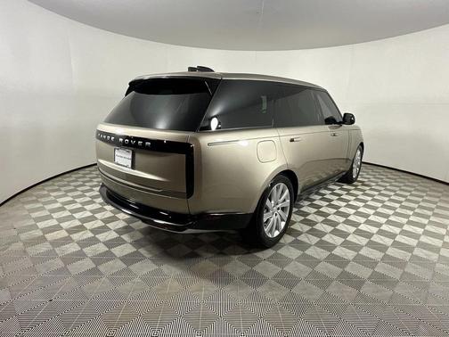 2025 Land Rover Range Rover P400 SE 7 Seat