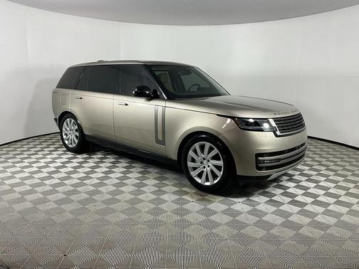 2025 Land Rover Range Rover P400 SE 7 Seat