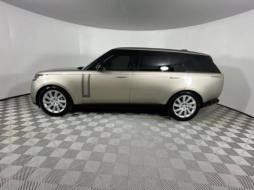 2025 Land Rover Range Rover P400 SE 7 Seat