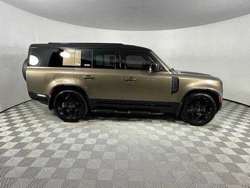 2025 Land Rover Defender 130 P400 X-Dynamic SE