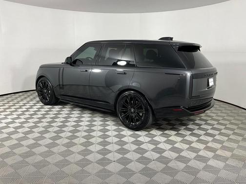 2023 Land Rover Range Rover P530 SE
