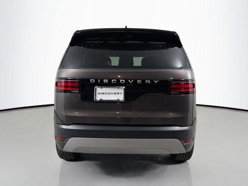 Charente Grey Prem Met 2026 Land Rover Discovery S