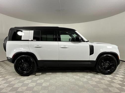 2025 Land Rover Defender 110 P300