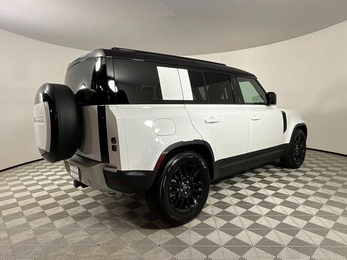 2025 Land Rover Defender 110 P300