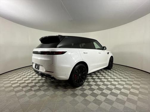 2025 Land Rover Range Rover Sport SE