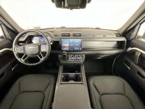 2025 Land Rover Defender 110 P400 X-Dynamic SE