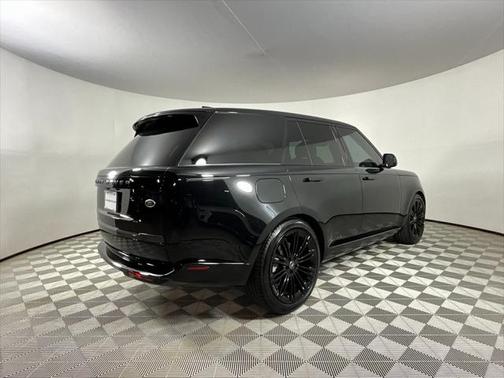 2023 Land Rover Range Rover P400 SE