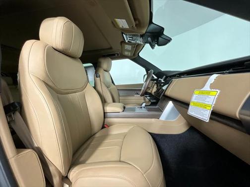2025 Land Rover Range Rover P530 SE