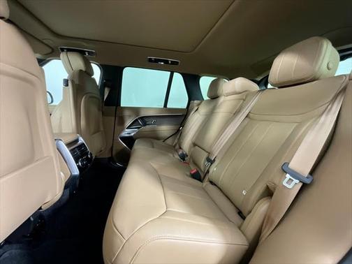 2025 Land Rover Range Rover P530 SE
