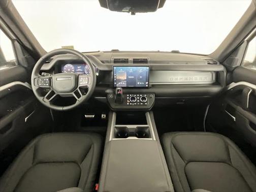 2025 Land Rover Defender 110 V8