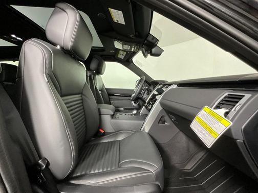 2026 Land Rover Discovery S