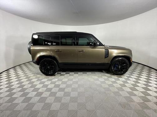 2022 Land Rover Defender 110 X-Dynamic HSE
