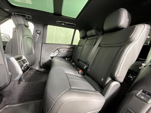 2025 Land Rover Range Rover P530 SE 7 Seat