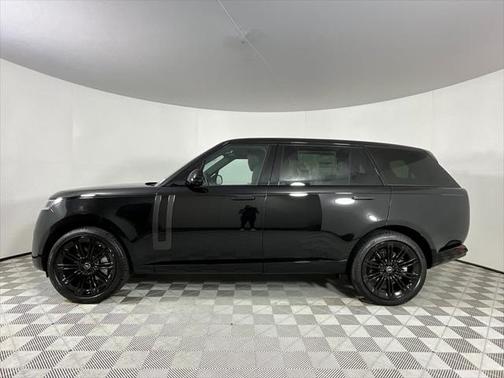 2025 Land Rover Range Rover P530 SE 7 Seat