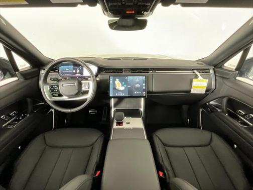 2025 Land Rover Range Rover P530 SE 7 Seat