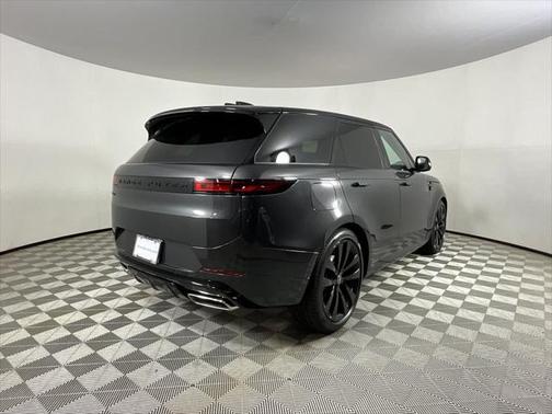 2025 Land Rover Range Rover Sport SE