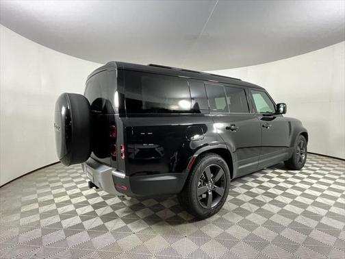 2025 Land Rover Defender 130 P400 S
