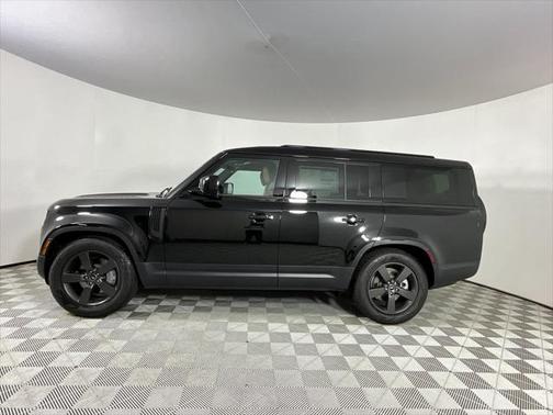2025 Land Rover Defender 130 P400 S