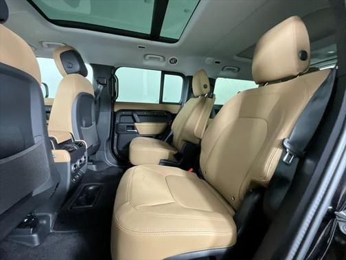 2025 Land Rover Defender 130 P400 S