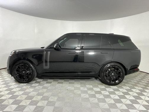 2024 Land Rover Range Rover P530 SE