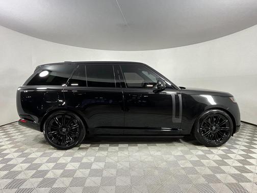 2024 Land Rover Range Rover P530 SE