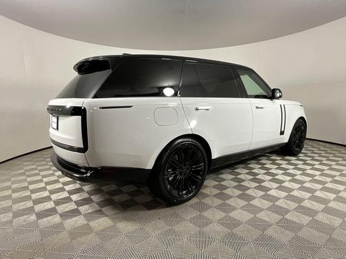 Fuji White 2026 Land Rover Range Rover P530 SE 7 Seat