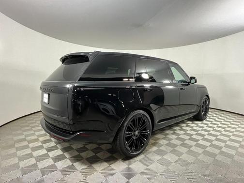 2025 Land Rover Range Rover P400 SE 7 Seat