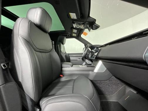 2025 Land Rover Range Rover P550e SE